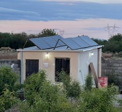 تامین و اجرای پنل های خورشیدی مستقل از شبکه برق سراسری