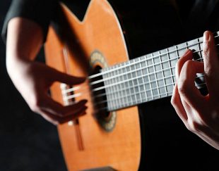 آموزش گیتار پاپ و راک با آواز ( تضمینی )