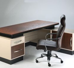 تولید کننده انواع میز و صندلی اداری