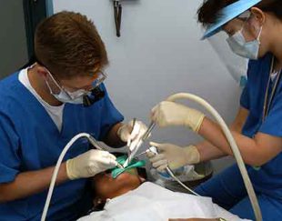 آموزشی دستیاری دندانپزشک